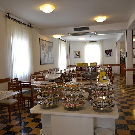 קאטוליקה Albergo Larenzia מראה חיצוני תמונה