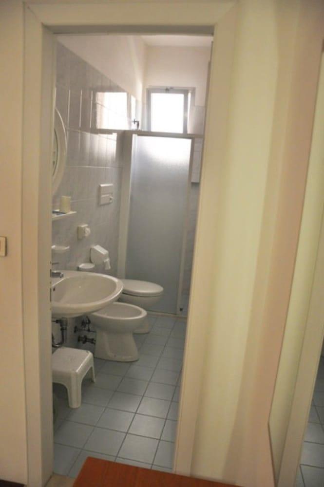 קאטוליקה Albergo Larenzia מראה חיצוני תמונה