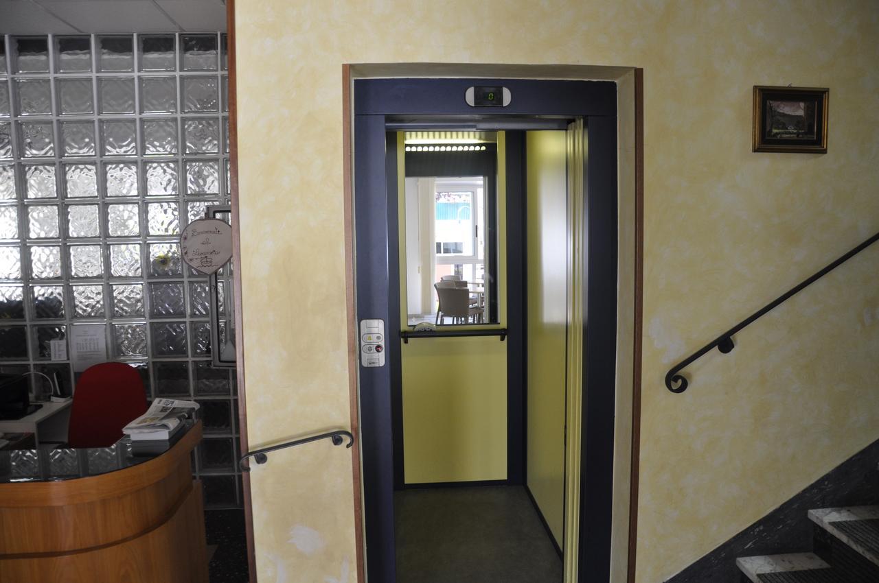 קאטוליקה Albergo Larenzia מראה חיצוני תמונה