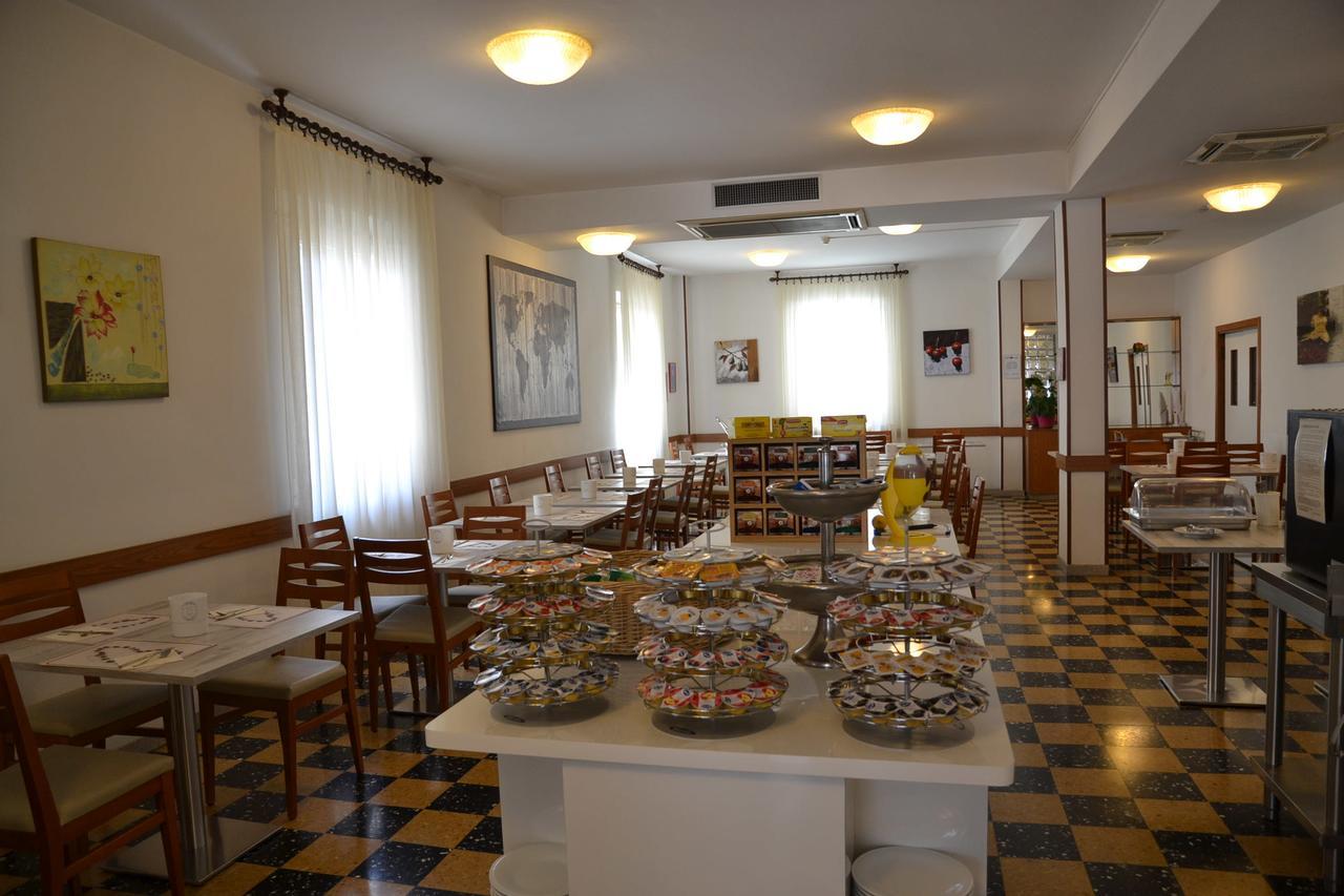 קאטוליקה Albergo Larenzia מראה חיצוני תמונה