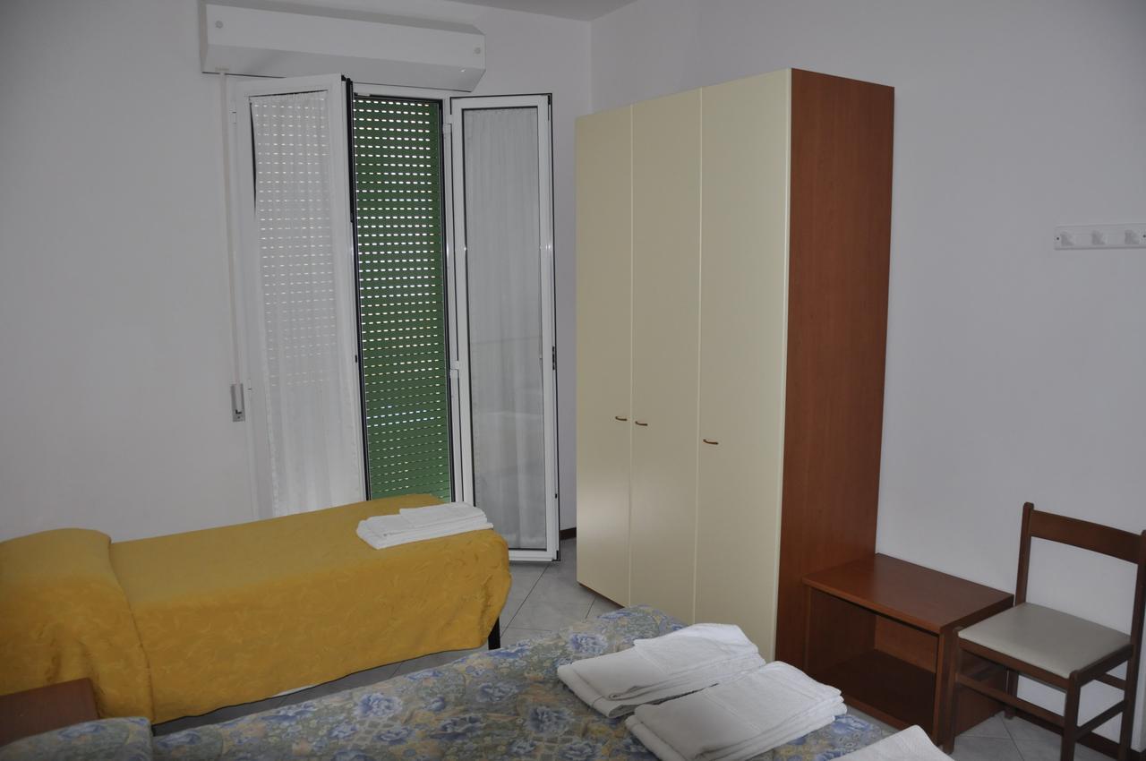 קאטוליקה Albergo Larenzia מראה חיצוני תמונה