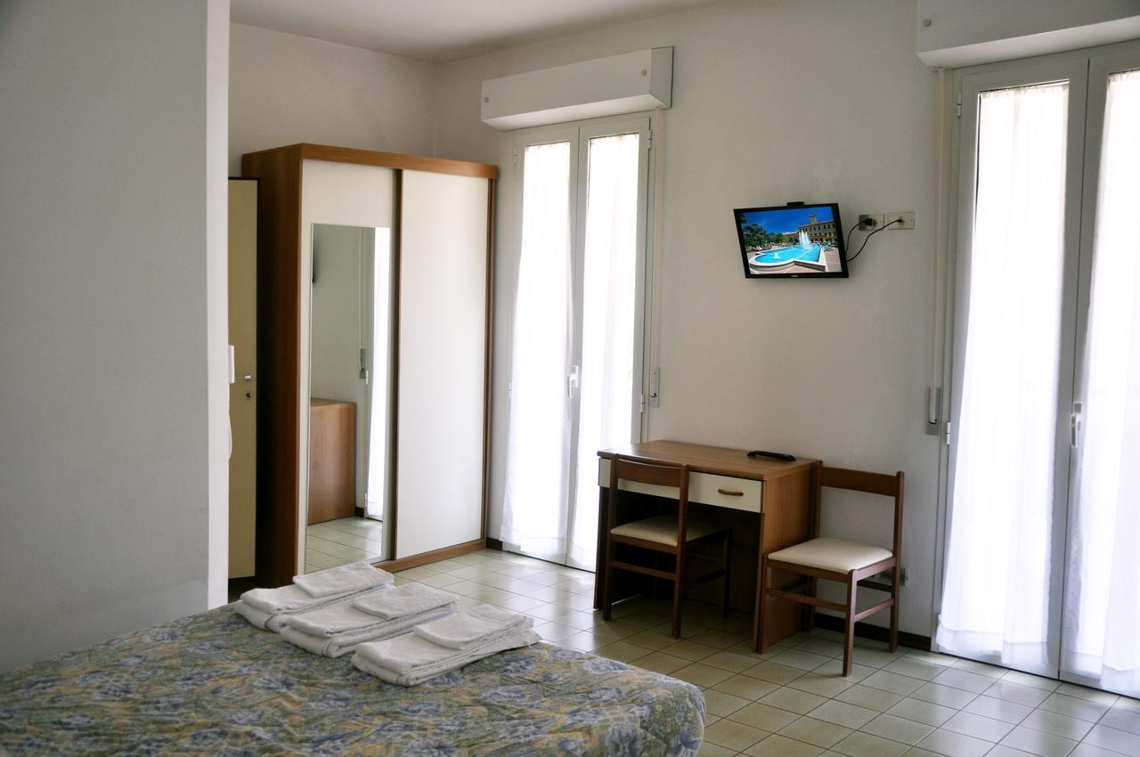 קאטוליקה Albergo Larenzia מראה חיצוני תמונה