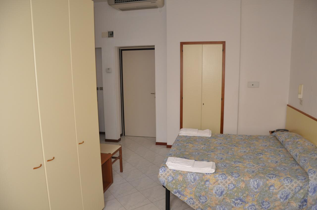 קאטוליקה Albergo Larenzia מראה חיצוני תמונה